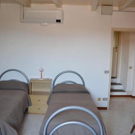 L'Antico Borgo Apartment Lesa Bagian luar foto