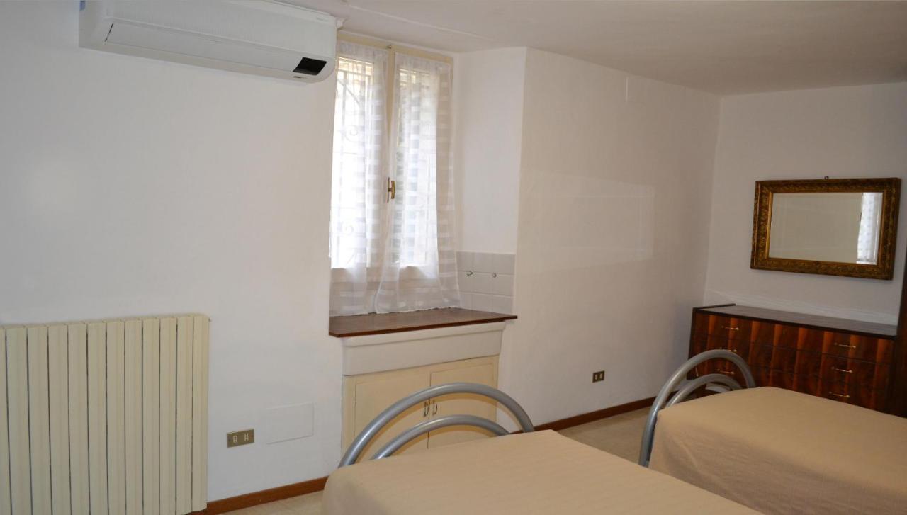 L'Antico Borgo Apartment Lesa Bagian luar foto