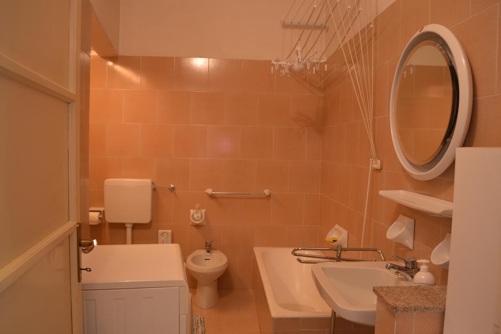 L'Antico Borgo Apartment Lesa Bagian luar foto