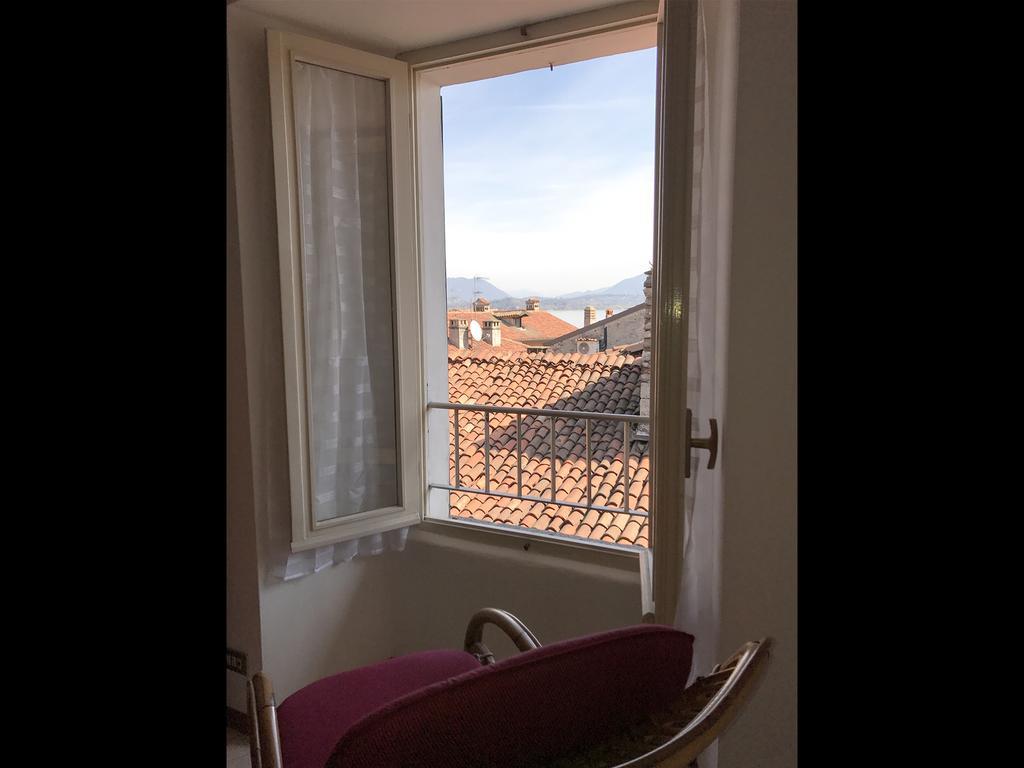 L'Antico Borgo Apartment Lesa Bagian luar foto
