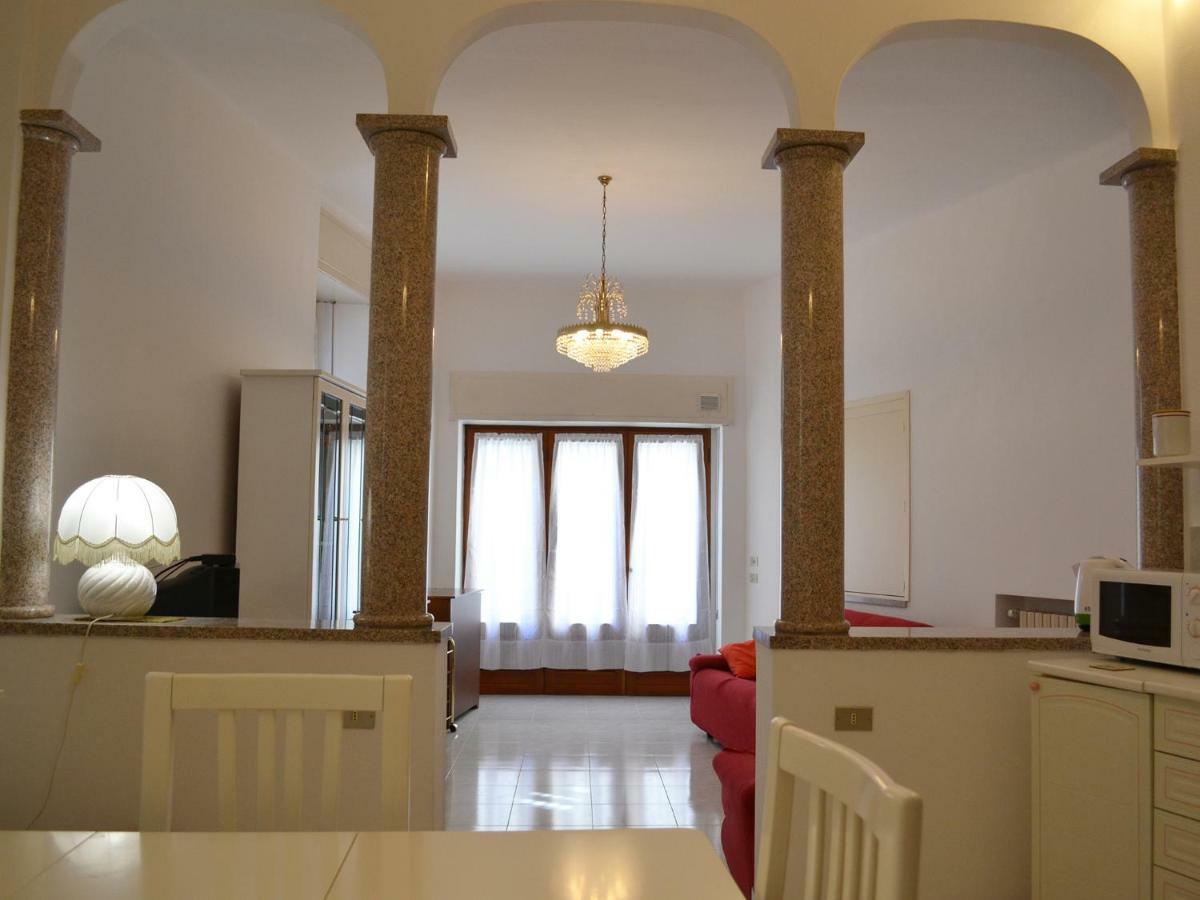 L'Antico Borgo Apartment Lesa Bagian luar foto