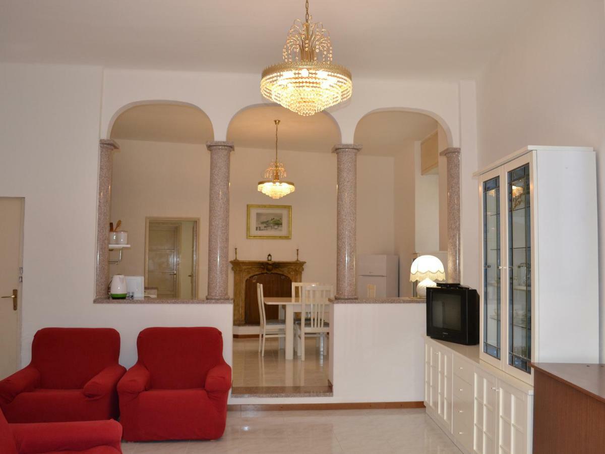 L'Antico Borgo Apartment Lesa Bagian luar foto